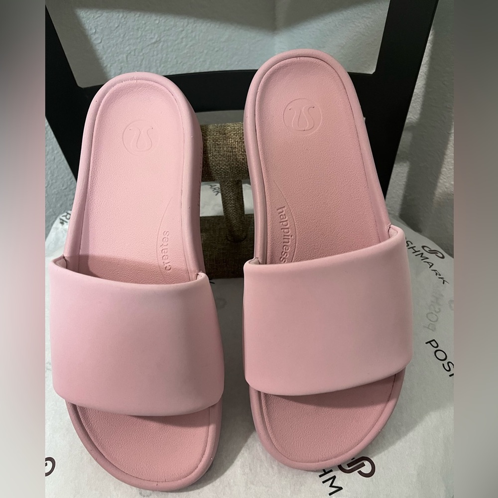 LULULEMON NWOT AUTHENTIC WOMEN’S PINK HAZE RESTFEEL FIT GRIP SOFT FOAM SLIDES